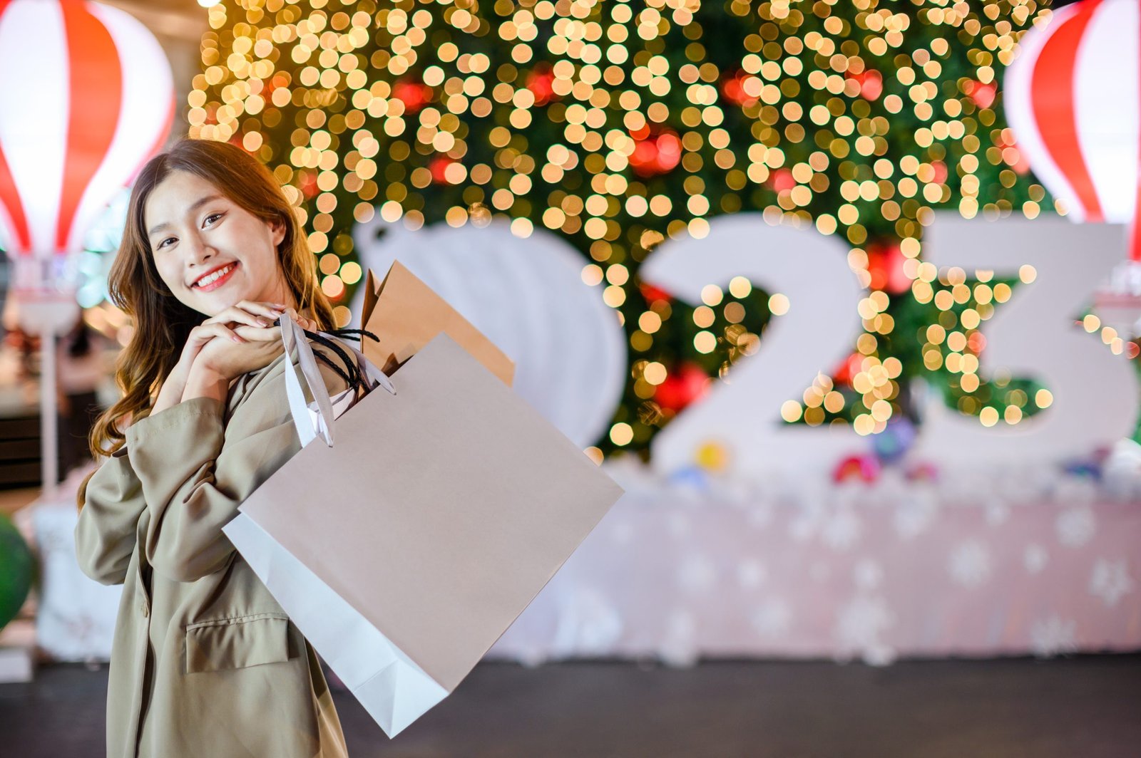 woman doing christmas shopping banner